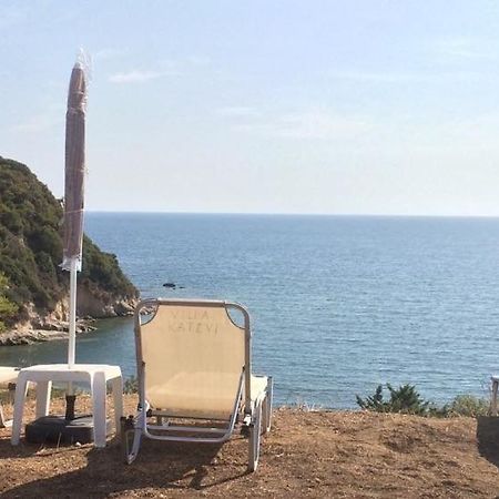 Katevi Luxury Seafront Villa Ierissós Zewnętrze zdjęcie
