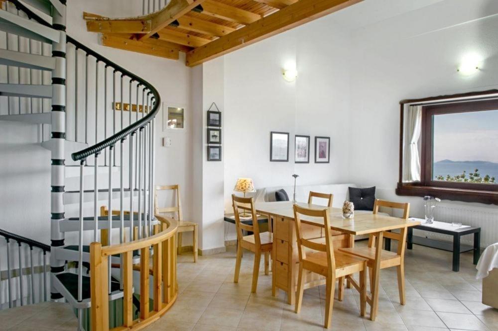Katevi Luxury Seafront Villa Ierissós Zewnętrze zdjęcie