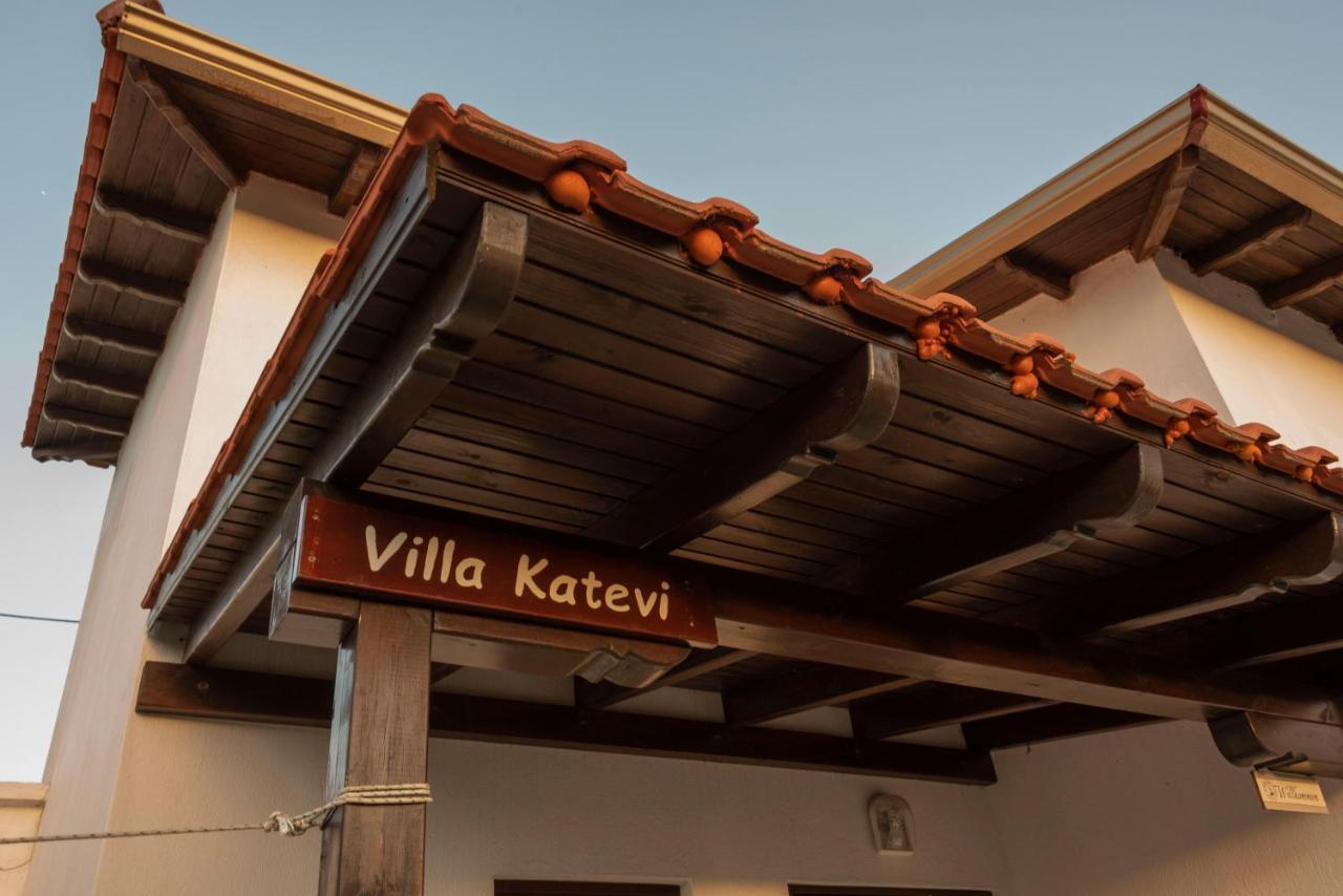 Katevi Luxury Seafront Villa Ierissós Zewnętrze zdjęcie